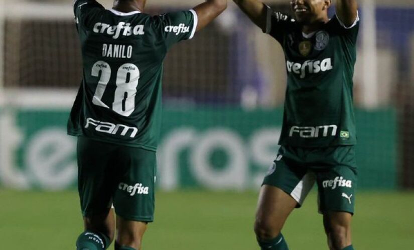 Palmeiras vence e passa de fase na Copa do Brasil