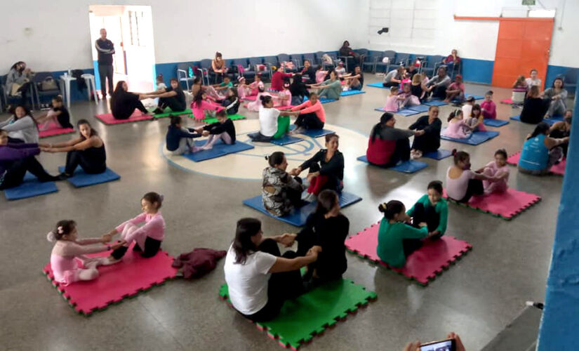 Munícipes têm orientação sobre ballet em Igaratá