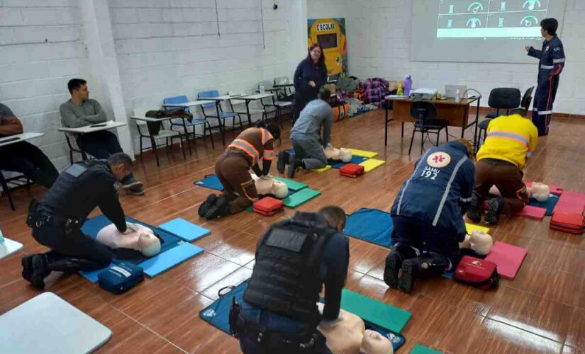 Curso está sendo ministrado para agentes de trânsito e Guarda Civis Municipais de Taboão da Serra, além agentes do Corpo de Bombeiros