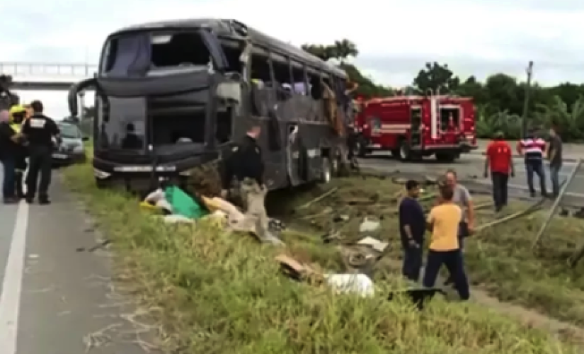 Ônibus no acidente que matou Aleksandro, que formava a dupla com Conrado