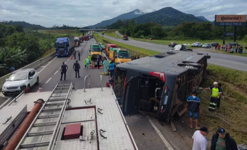 Acidente de ônibus da dupla Conrado e Aleksandro deixou seis mortos