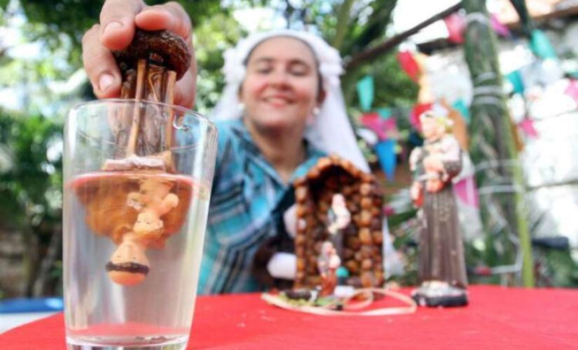 Hoje é dia de colocar Santo Antônio 'de castigo' até encontrar um novo amor