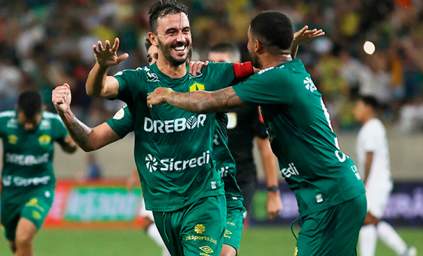 Cuiabá vence o Corinthians