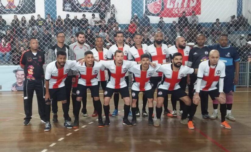 O time do Sem Crise das Oliveiras faturou o título de campeão do 22&ordm; Campeonato Municipal de Futsal da 1ª Divisão