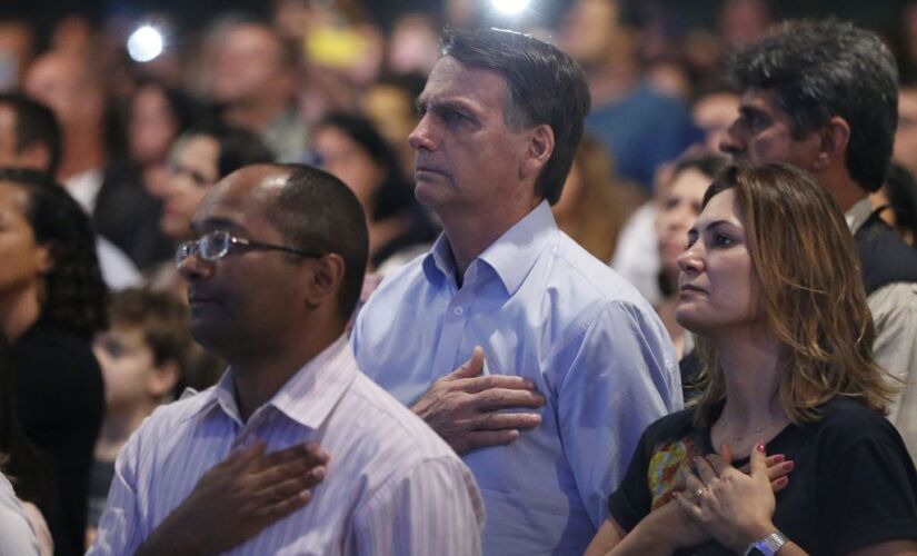 Bolsonaro e a primeira dama na Igreja Batista Atitude