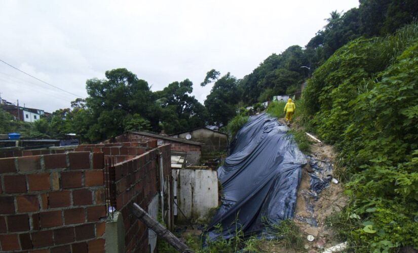 Sobe para 126 o número de mortos em Pernambuco