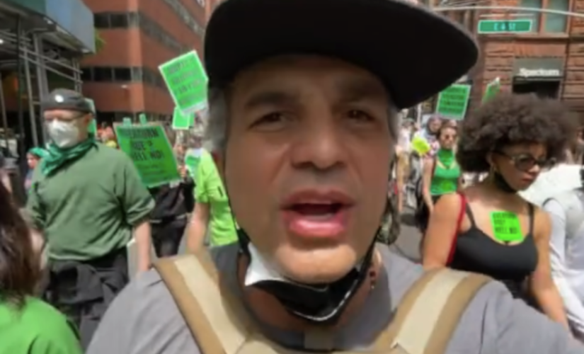 Mark Ruffalo manifesta apoio a Lula nas eleições.