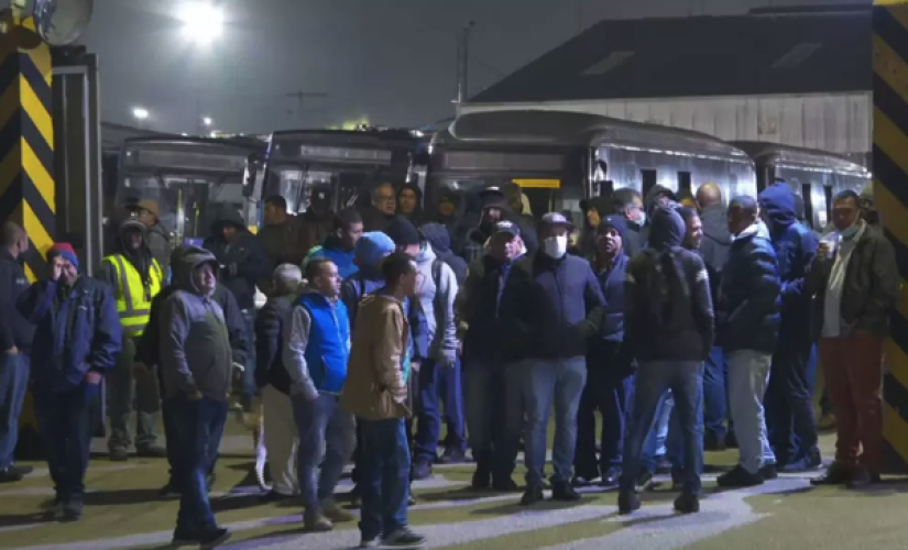 Motoristas e cobradores entram em greve em SP