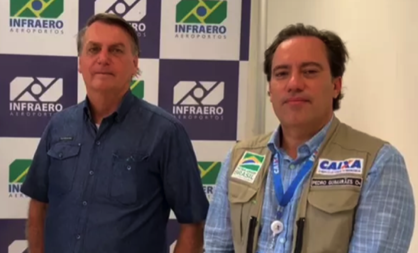 O presidente da República, Jair Bolsonaro, e o presidente da Caixa, Pedro Guimarães, em anúncio sobre autorização para primeira agência da Caixa em Fernando de Noronha