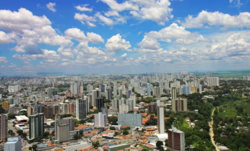 Vista aérea de São José dos Campos, em SP