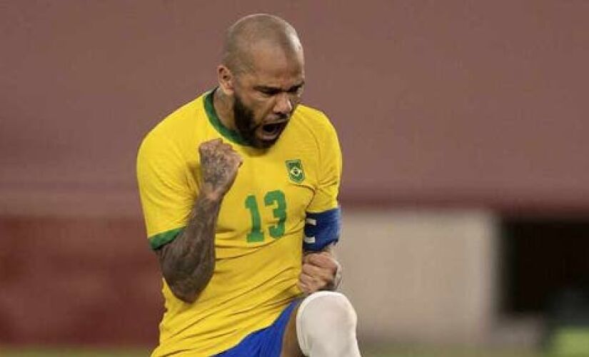 Daniel Alves será capitão e o jogador mais velho a atuar pela seleção brasileira no Mundial do Qatar