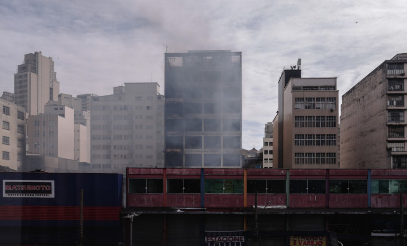 Incêndio em um prédio no centro de São Paulo.