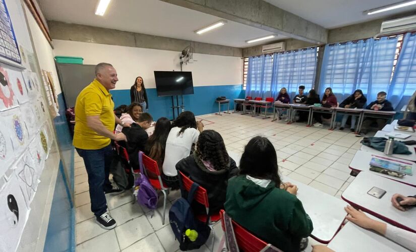 Prefeito Elzo de Souza (PL) participou da cerimônia de lançamento do Projeto Escola Interativa.