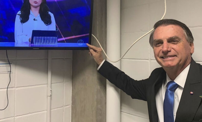 Presidente Jair Bolsonaro (PL) nos bastidores da TV Globo. 