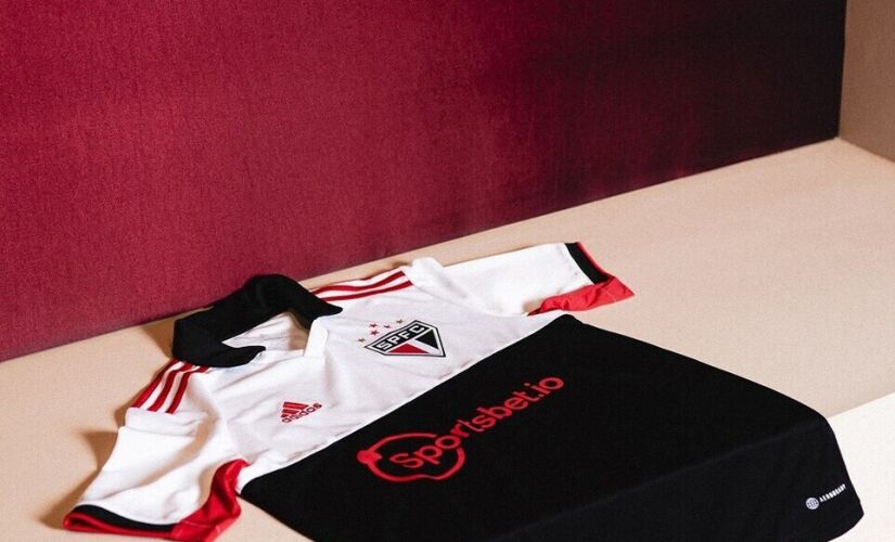 Novo terceiro do uniforme do São Paulo é inspirado em agasalho do mundial de 1992