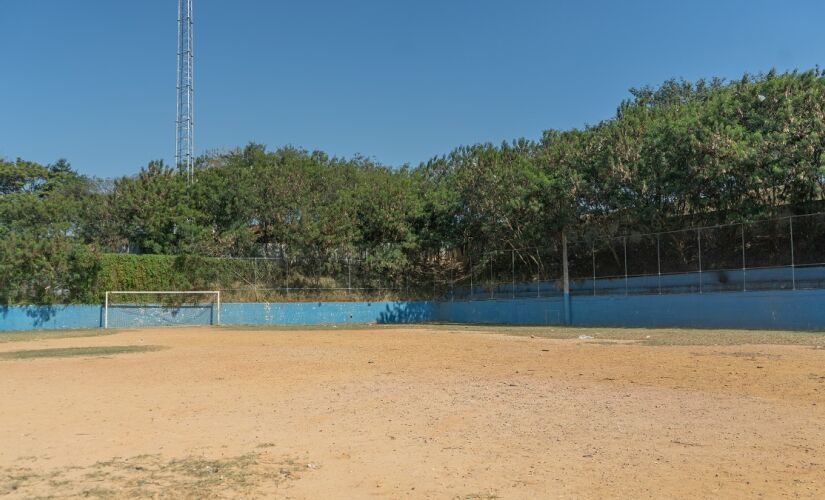 Obras para instalação de gramado sintético no Campo do Sapé/Scândia já iniciaram