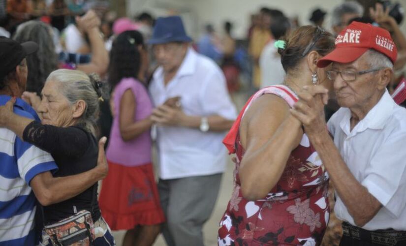 Visando a qualidade de vida na terceira idade, o programa VidAtiva beneficia pessoas com mais de 60 anos e renda familiar de até três salários mínimos