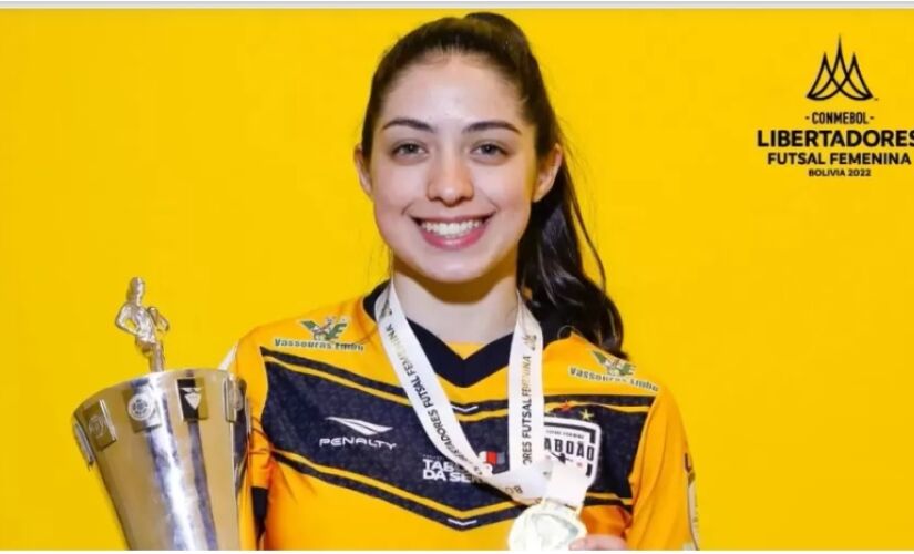 A ala da equipe de futsal feminino de Taboão da Serra, Pietra Medeiros, morreu aos 20 anos na noite desta sexta-feira (19)