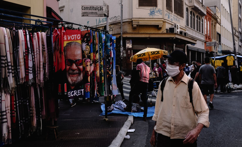 Comércio na região da rua 25 de Março, em São Paulo