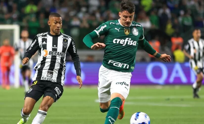 Palmeiras se classifica após sufoco 