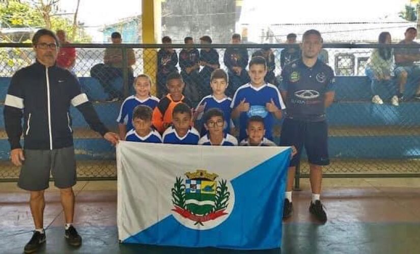 Alunos do Projeto Futsal de Igaratá.