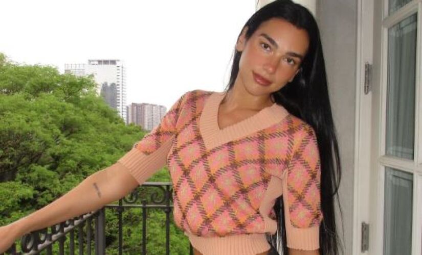 Cantora Dua Lipa em sua passagem por São Paulo.