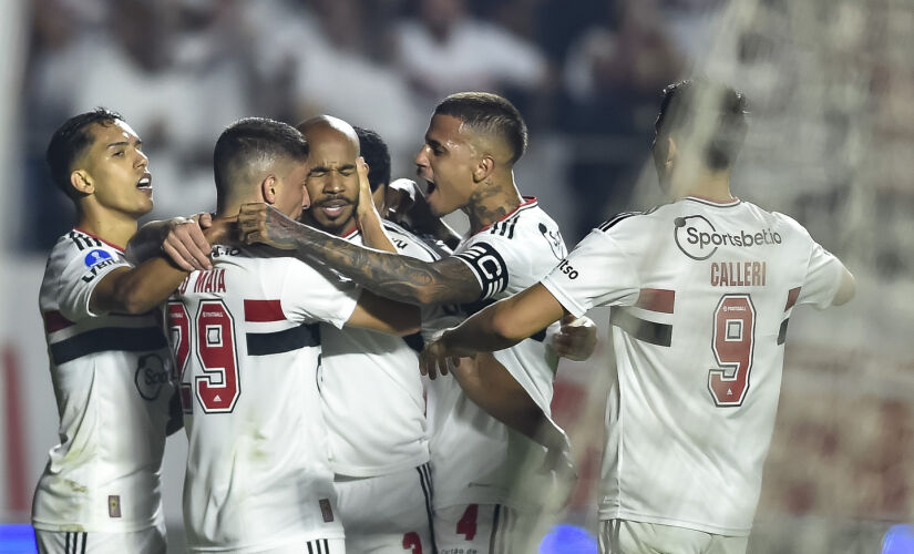 São Paulo vence o Atlético GO e se garante na final