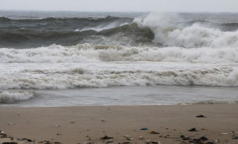 "O referido ciclone poderá provocar ressaca [do mar], com ondas de direção sudeste a leste e altura de até 4,5 metros, entre as noites dos dias 12 e 14 de julho", afirma trecho do alerta.