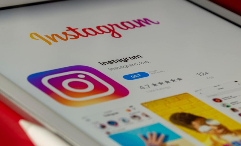 No Brasil, várias pessoas afirmam que o Instagram na versão mobile fecha automaticamente logo após ser selecionado nos smartphones