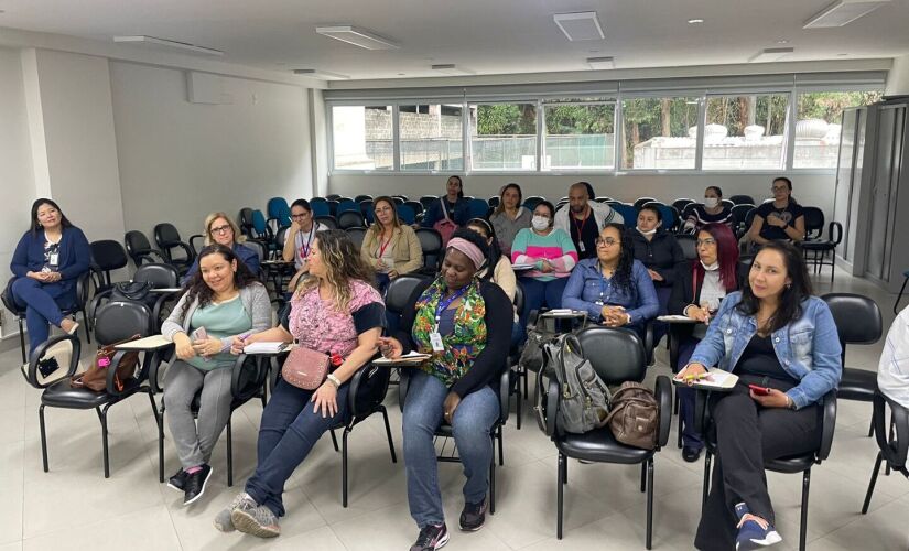 Secretaria de Saúde capacita servidores durante campanha Outubro Verde.