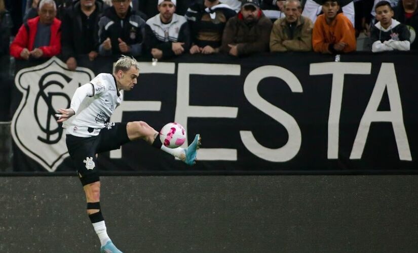 Roger Guedes, mais uma vez, fez boa partida