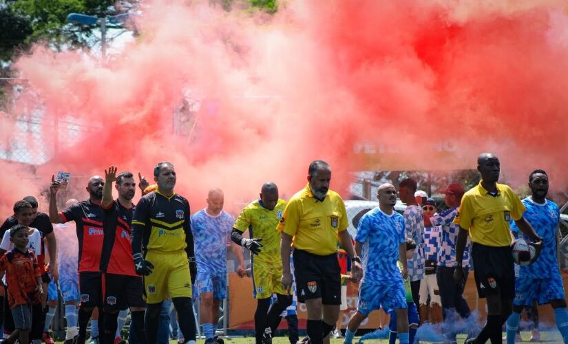 Final do 26&ordm; Campeonato de Futebol Veteranos 35 anos agitou o Estádio Municipal Vereador José Ferez