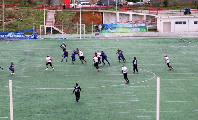 O Flamengo Imperadores venceu o Corinthians Steamrollers por 40 a 15 em jogo de futebol americano disputado no Campo do Aliança, Parque Paraíso, em Itapecerica da Serra