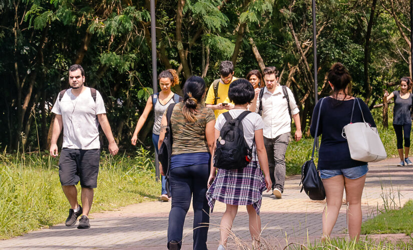 Medida foi anunciada no último dia 11; na foto, alunos da USP no campus da EACH, zona leste de SP