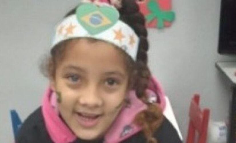 Apesar de ser um passeio escolar, a mulher, identificada como Celidalva Sena dos Santos, precisou acompanhar a excursão porque a filha era autista e tinha surdez leve