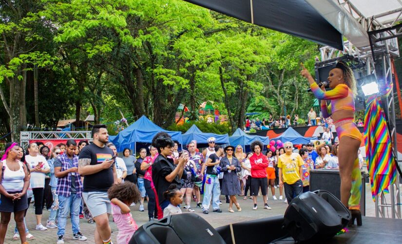 Caminhada e Parada da Diversidade agitou o sábado, 22/10, em Taboão da Serra