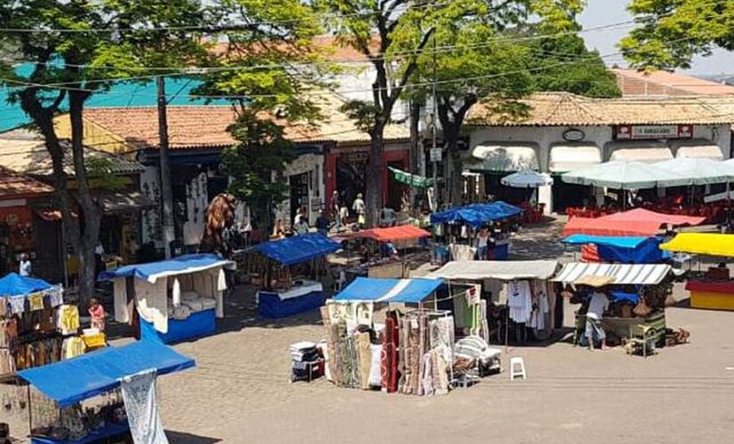 Feira de Artes e Artesanato de Embu das Artes.