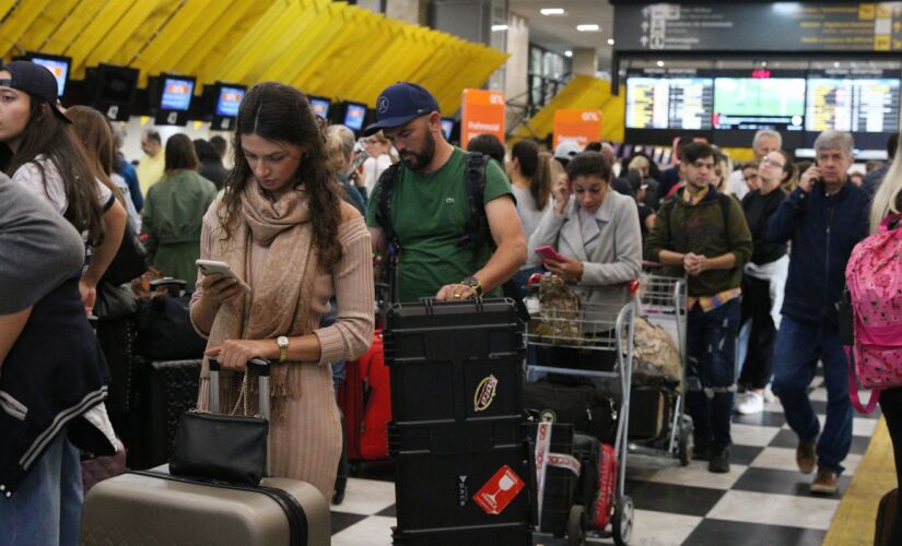 A norma proíbe a utilização de máscaras de acrílico ou de plástico