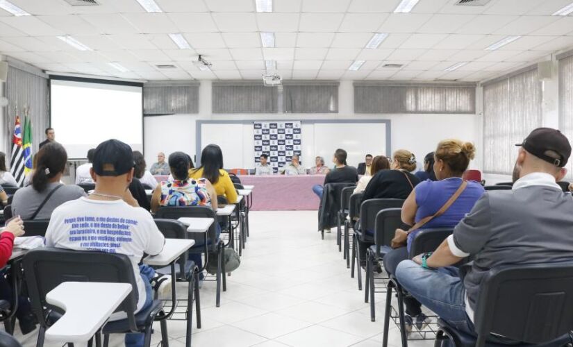 Encontro no Auditório da Prefeitura de Itapecerica da Serra.