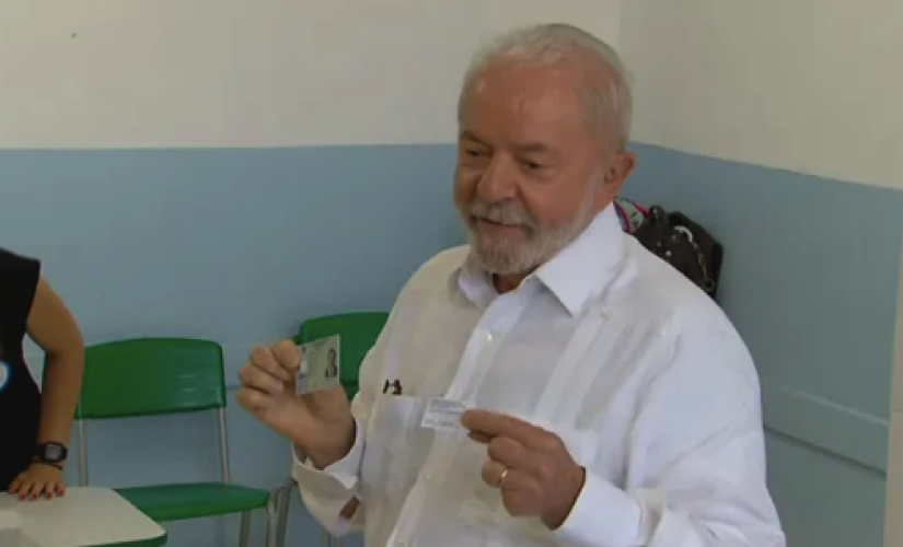 Lula (PT) vota em São Bernando do Campo, no ABC Paulista