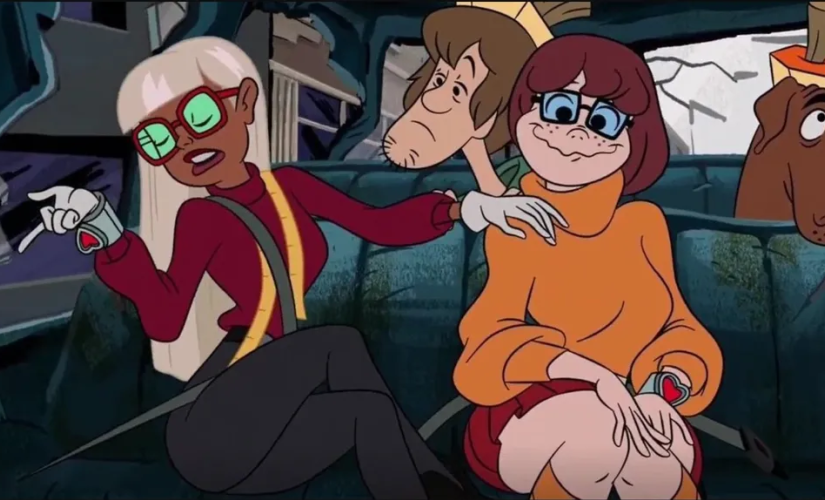 Em um trecho do filme, Velma Dinkley aparece desconsertada com a presença do affair