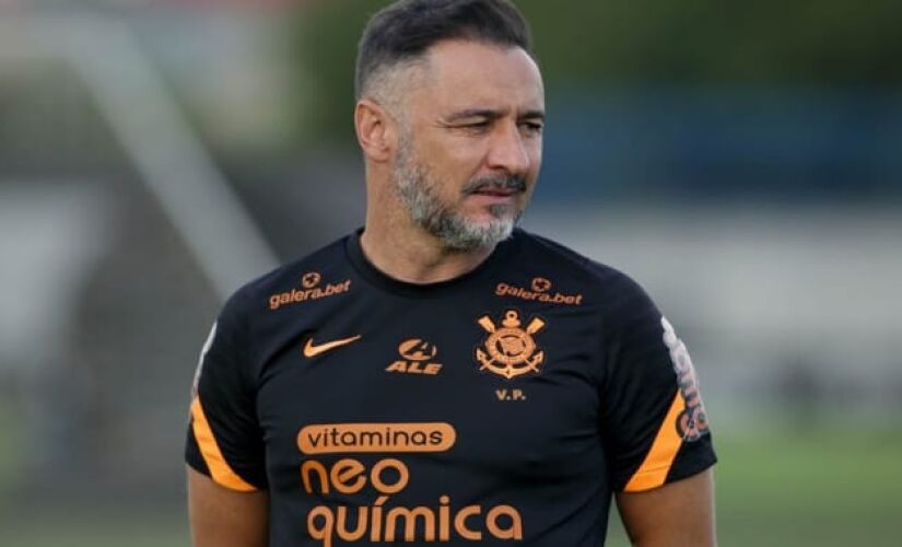 Vitor Pereira acerta com Flamengo 12 dias depois de não querer renovar com o Corinthians