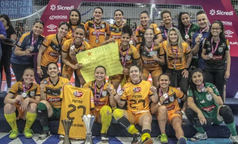 Taboão Magnus ficou com o segundo lugar da Liga Nacional Feminina de Futsal