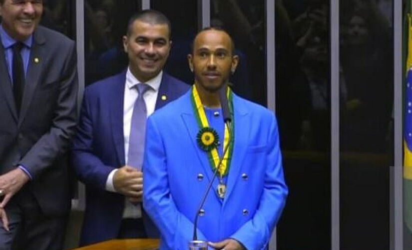 Lewis Hamilton recebe título de cidadão honorário brasileiro 