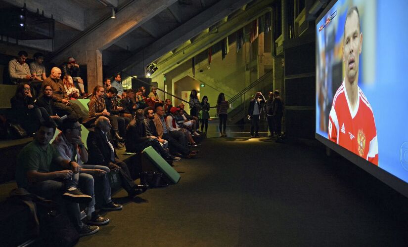 Os jogos do Brasil poderão ser acompanhados de graça pelo público em telões de led na área externa do museu, embaixo da fachada do Estádio do Pacaembu, e na sala Grande Área, logo na entrada do museu