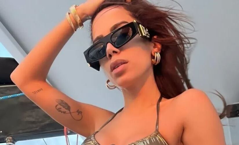 Anitta está hospitalizada. 