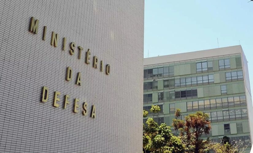 O jovem levou um tiro na cabeça no alojamento da guarda, no prédio anexo ao Ministério da Defesa, em Brasília
