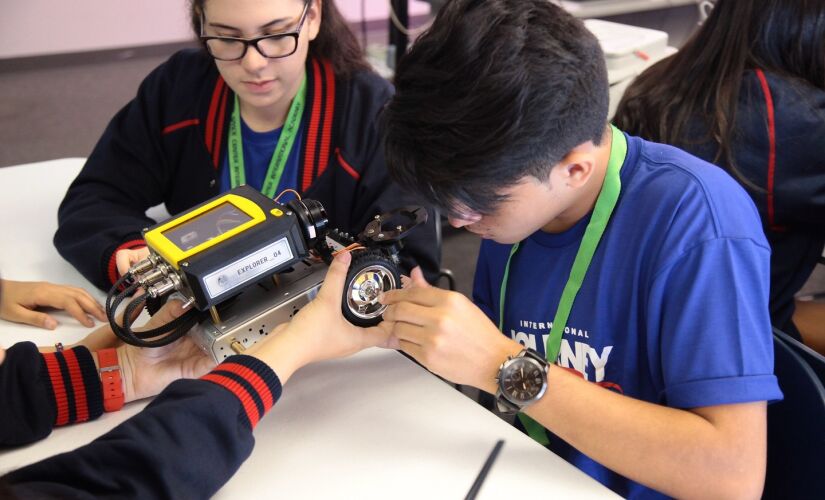 Durante uma semana, o grupo participará de uma experiência completa em ciência e tecnologia na área espacial