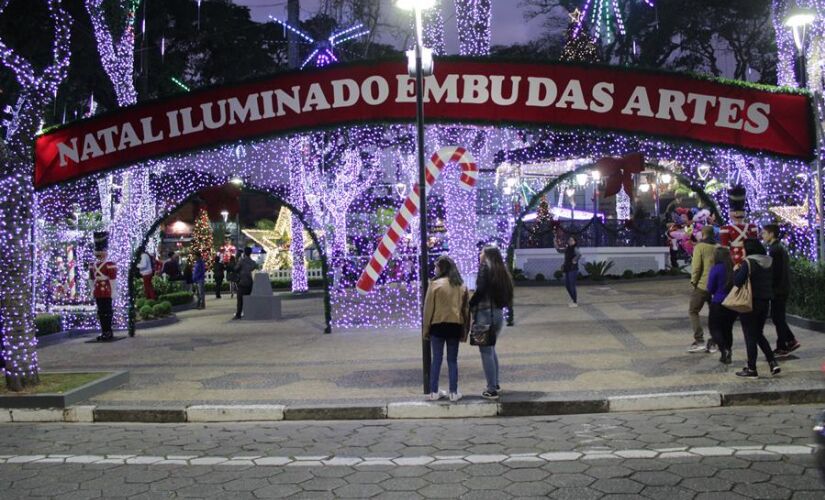 Natal Iluminado em Embu das Artes.