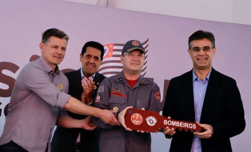 Rodrigo Garcia entregou 24 viaturas para reforçar a frota do Corpo de Bombeiros.